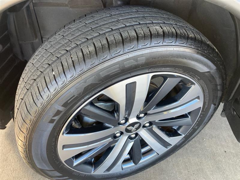 Mitsubishi Outlander Sport  2025