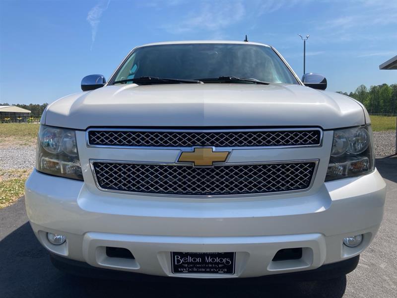 Chevrolet Suburban  2014