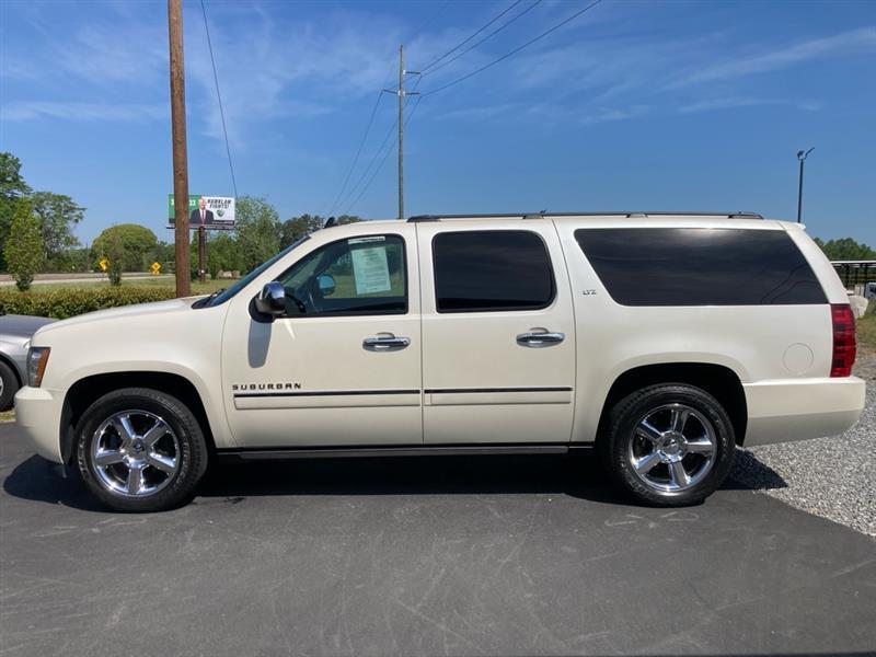 Chevrolet Suburban  2014