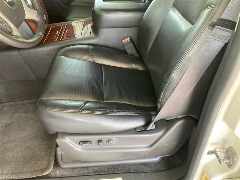 Chevrolet Suburban  2014