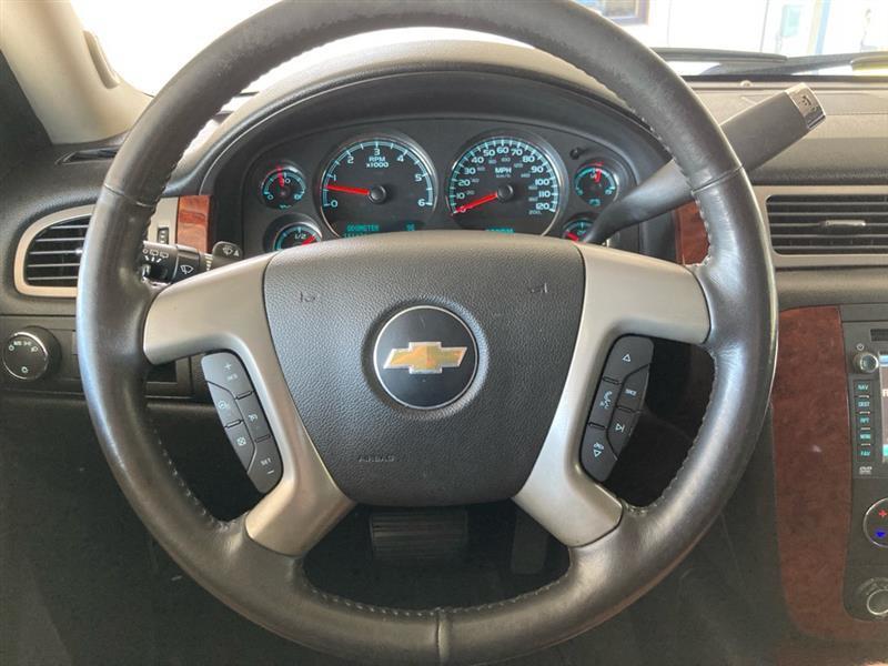 Chevrolet Suburban  2014