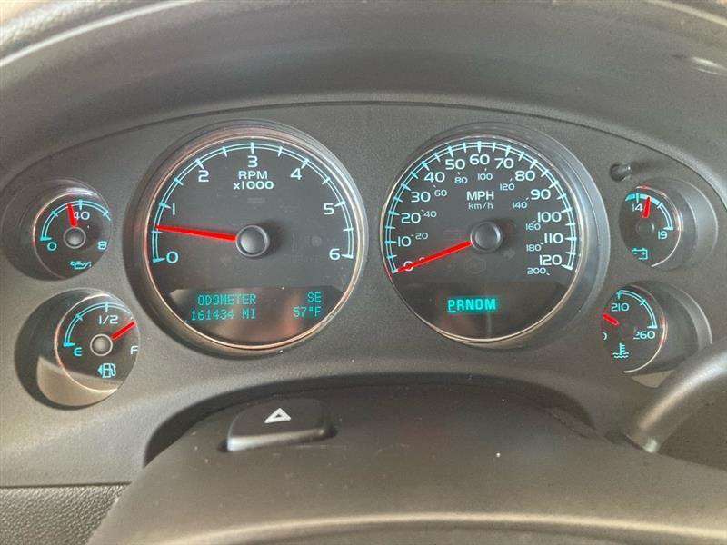 Chevrolet Suburban  2014