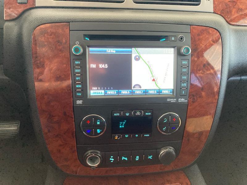 Chevrolet Suburban  2014