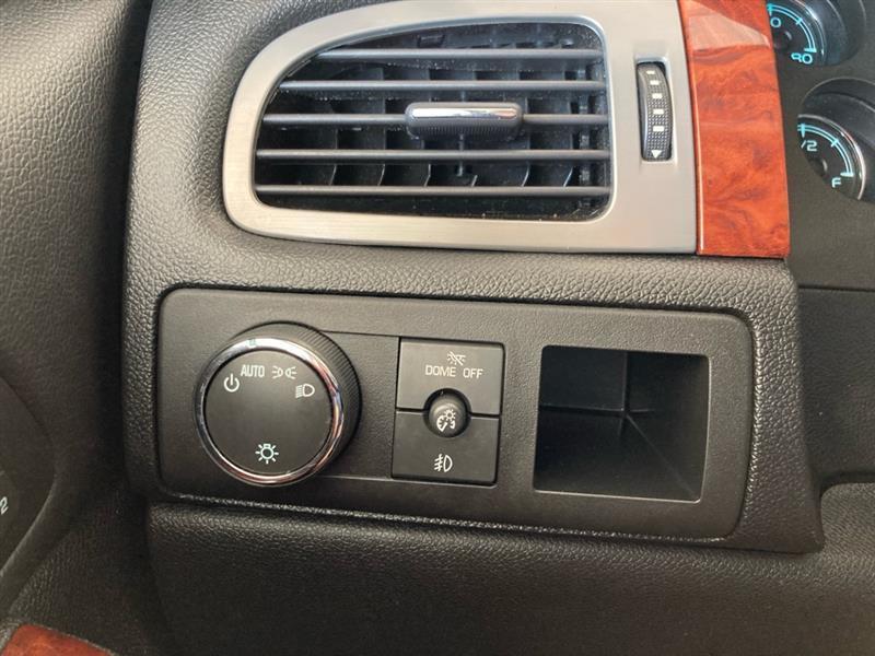 Chevrolet Suburban  2014