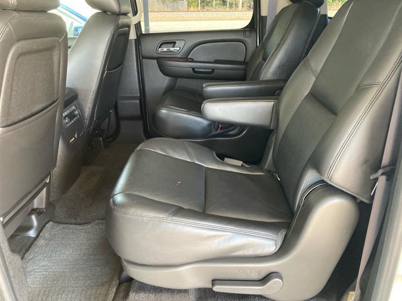 Chevrolet Suburban  2014