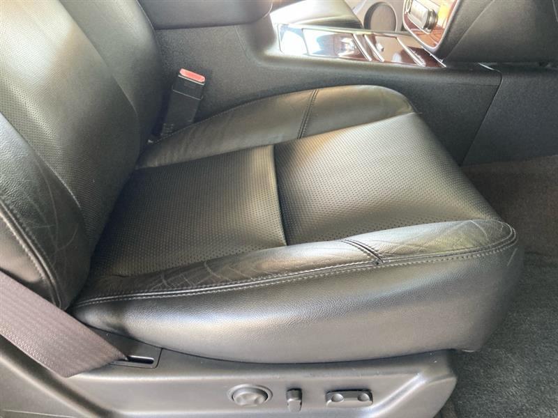 Chevrolet Suburban  2014