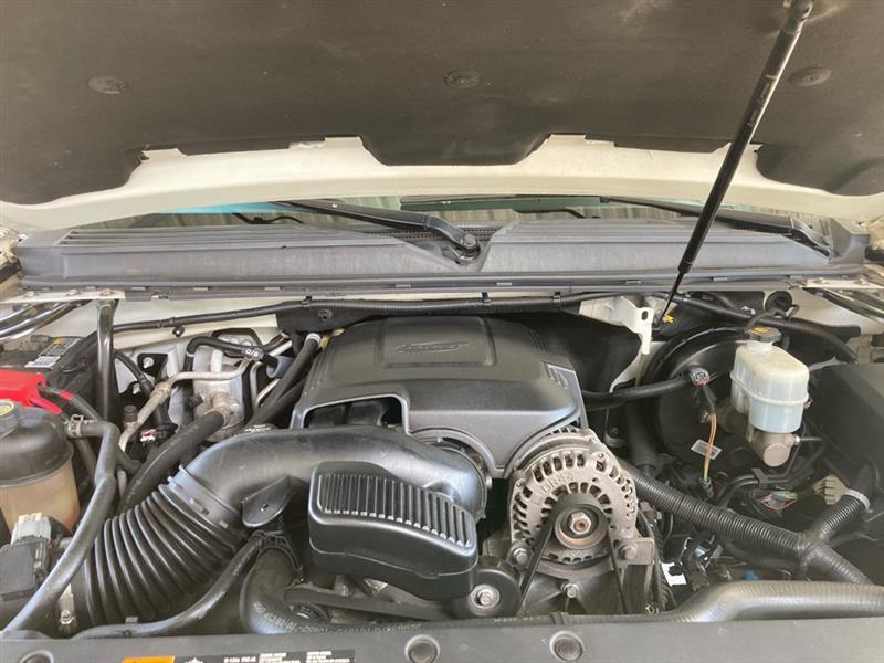 Chevrolet Suburban  2014