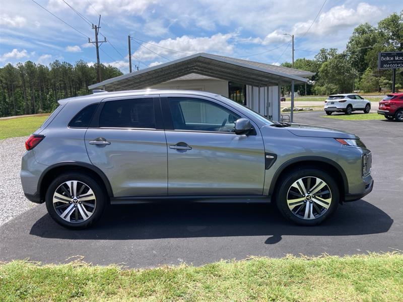 Mitsubishi Outlander Sport  2025