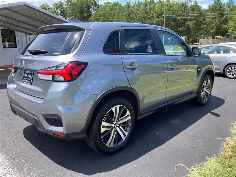 Mitsubishi Outlander Sport  2025