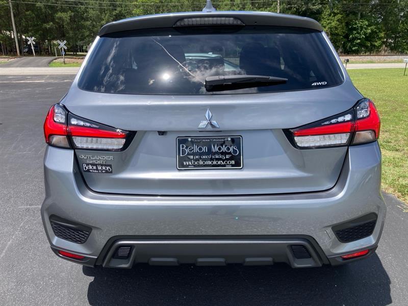 Mitsubishi Outlander Sport  2025