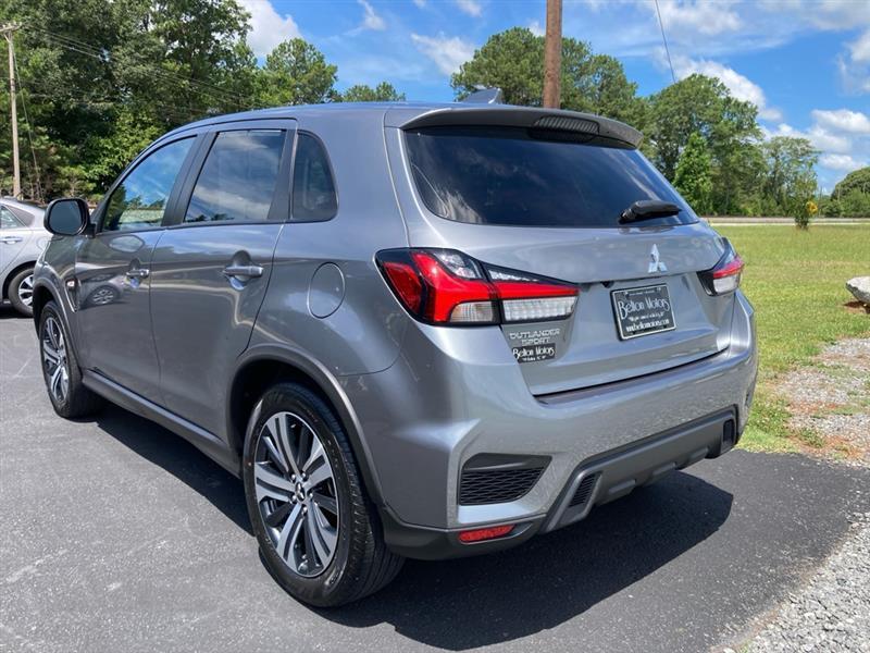 Mitsubishi Outlander Sport  2025