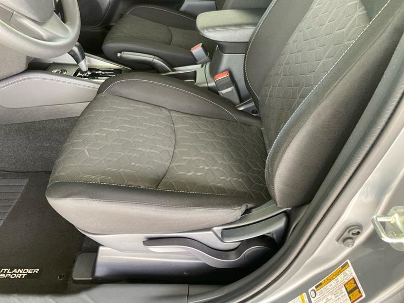 Mitsubishi Outlander Sport  2025