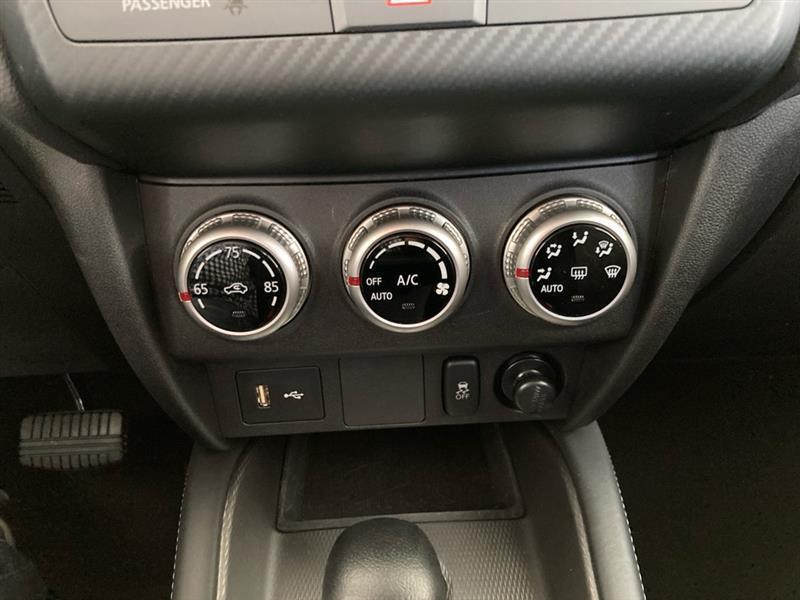 Mitsubishi Outlander Sport  2025
