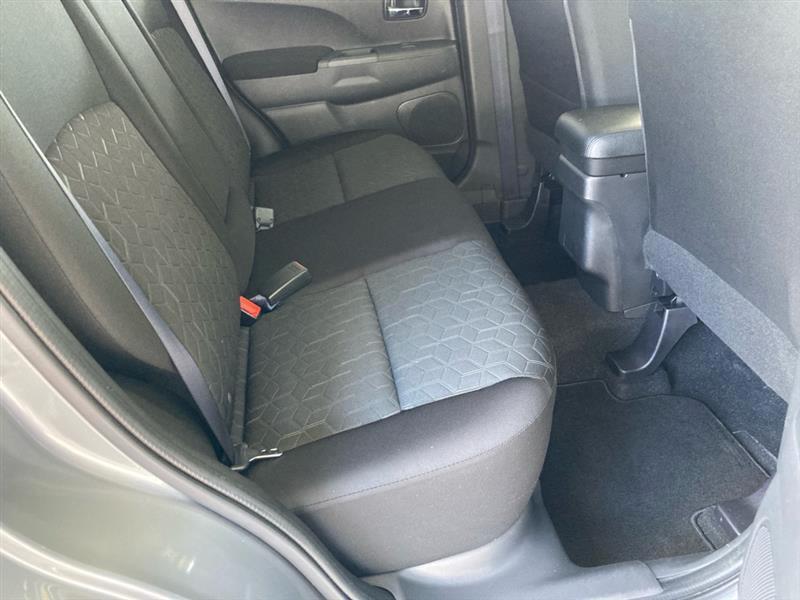 Mitsubishi Outlander Sport  2025