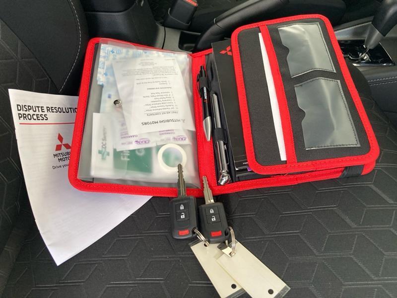 Mitsubishi Outlander Sport  2025