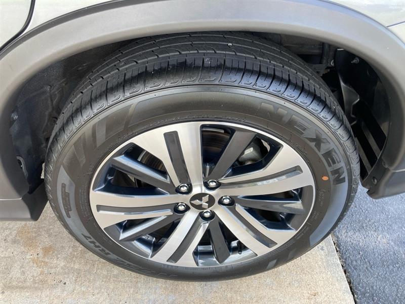 Mitsubishi Outlander Sport  2025