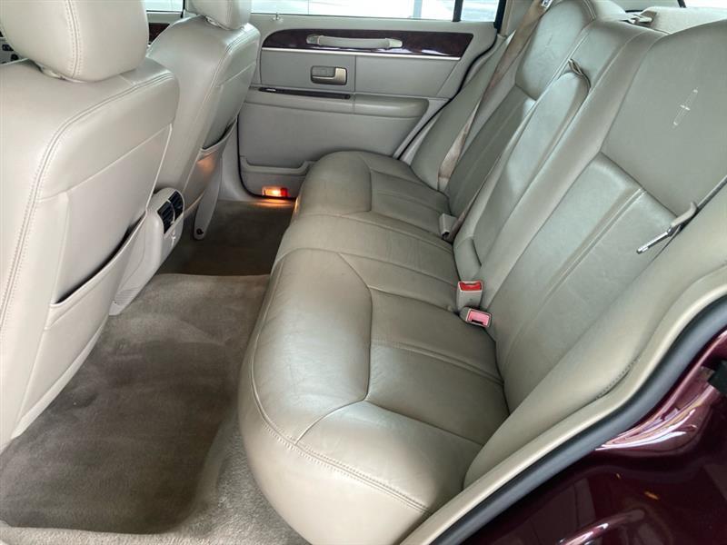 Lincoln Town Car  2008