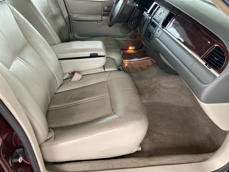 Lincoln Town Car  2008