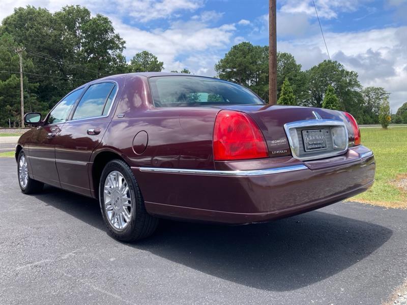 Lincoln Town Car  2008