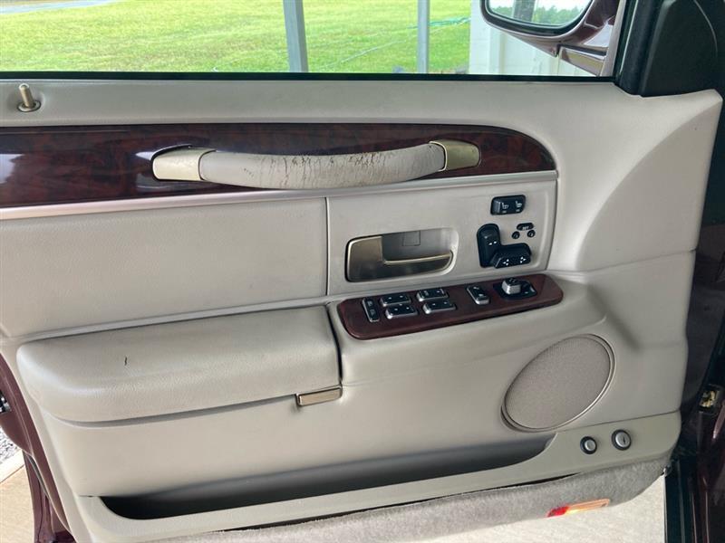 Lincoln Town Car  2008