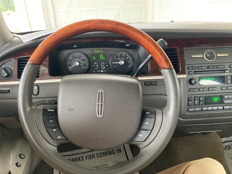 Lincoln Town Car  2008