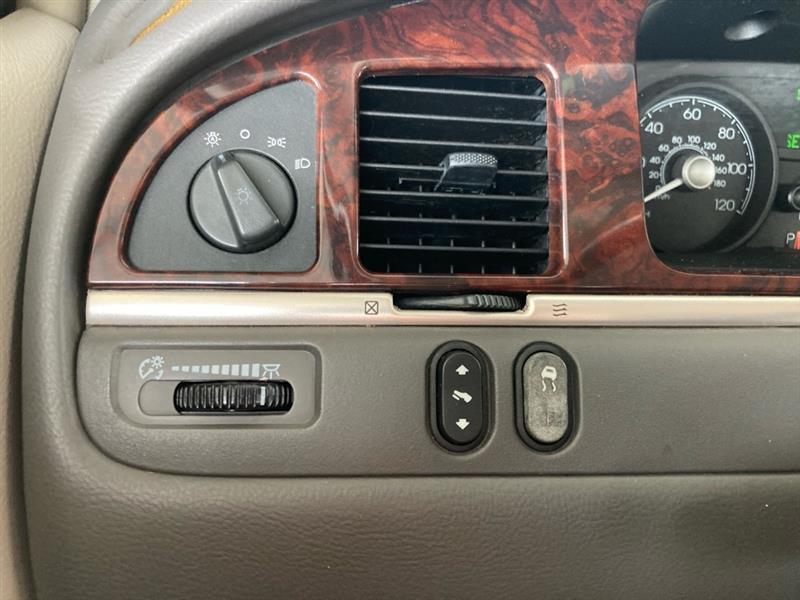 Lincoln Town Car  2008