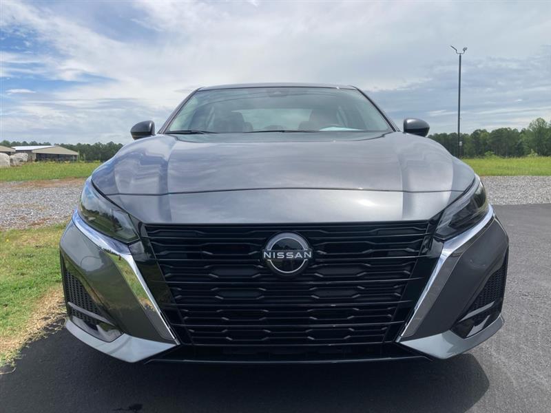 Nissan Altima  2024