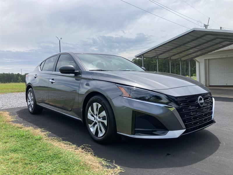 Nissan Altima  2024