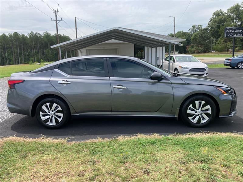 Nissan Altima  2024