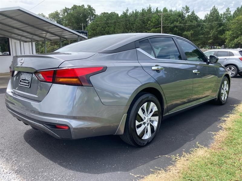 Nissan Altima  2024