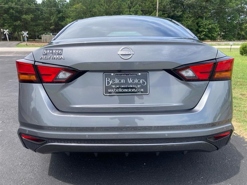 Nissan Altima  2024