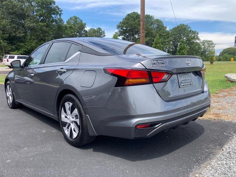 Nissan Altima  2024