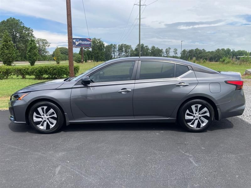 Nissan Altima  2024