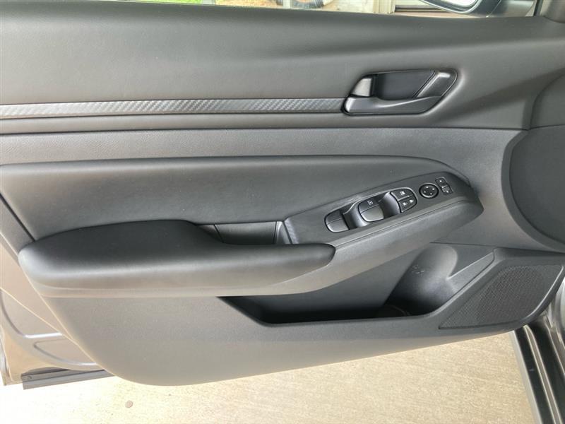 Nissan Altima  2024