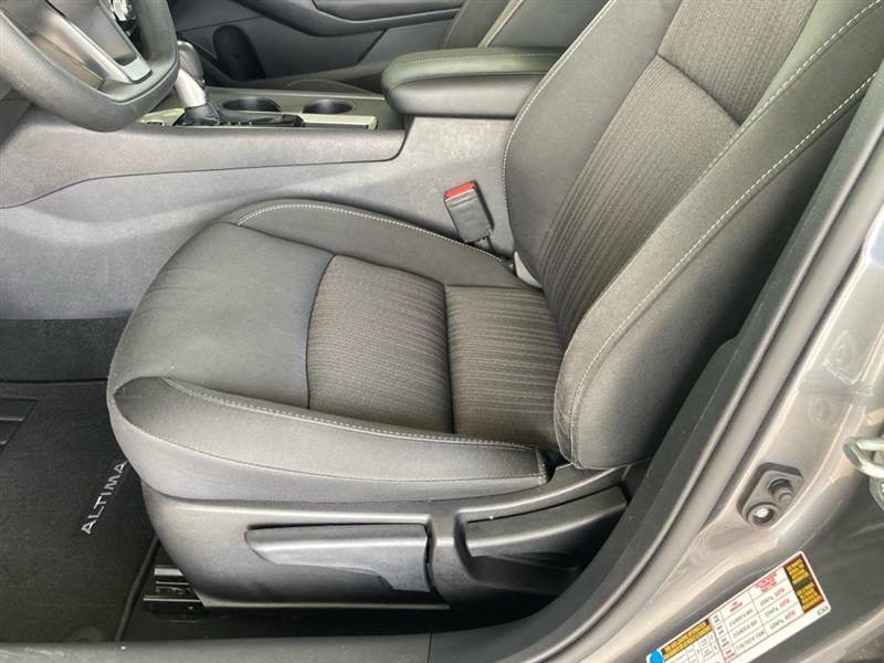 Nissan Altima  2024