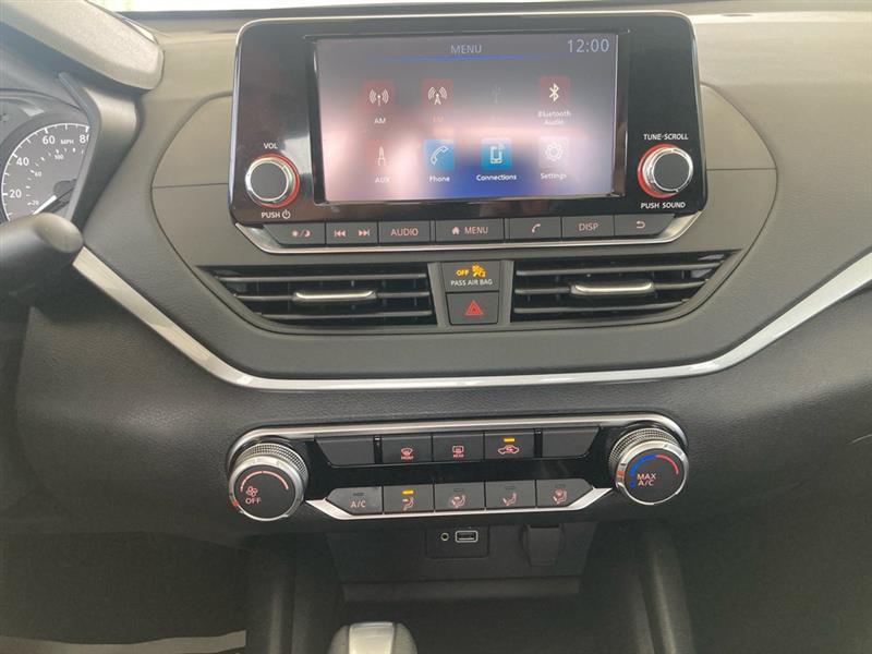 Nissan Altima  2024