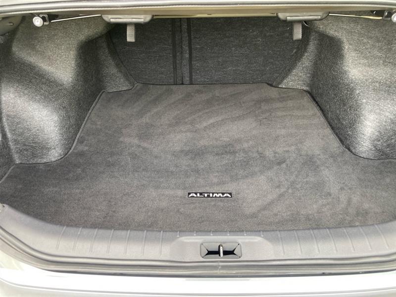 Nissan Altima  2024