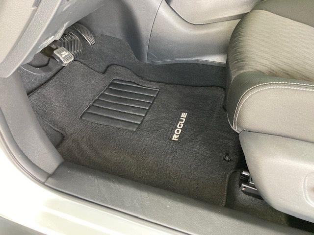 Nissan Rogue  2020