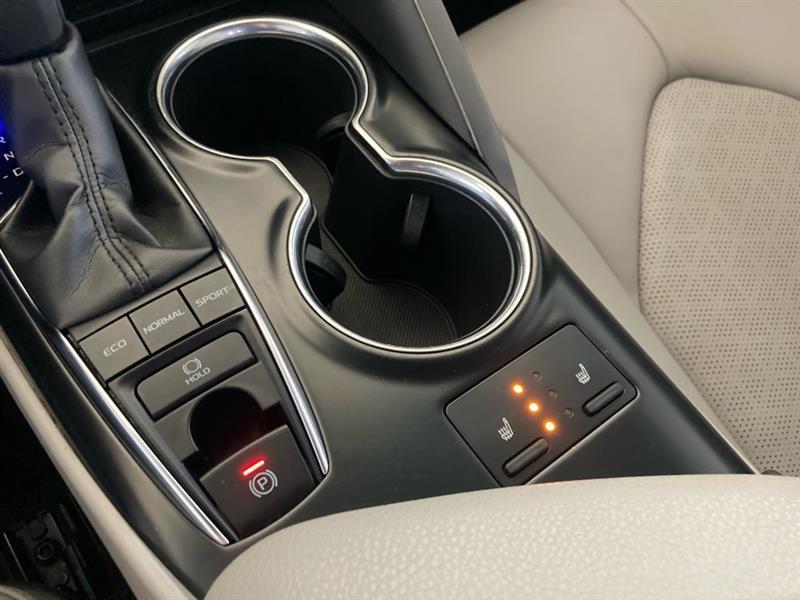 Toyota Camry  2019