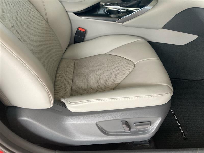 Toyota Camry  2019