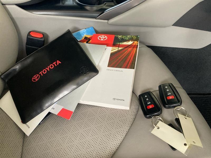 Toyota Camry  2019