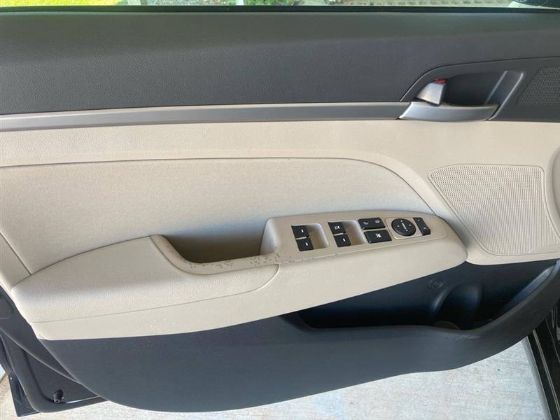 Hyundai Elantra  2017