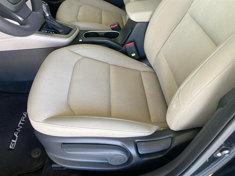 Hyundai Elantra  2017