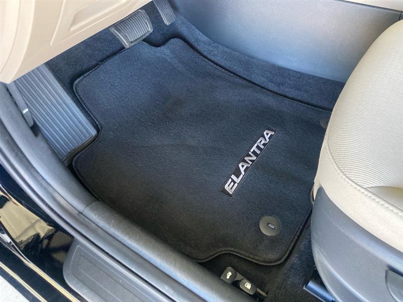 Hyundai Elantra  2017
