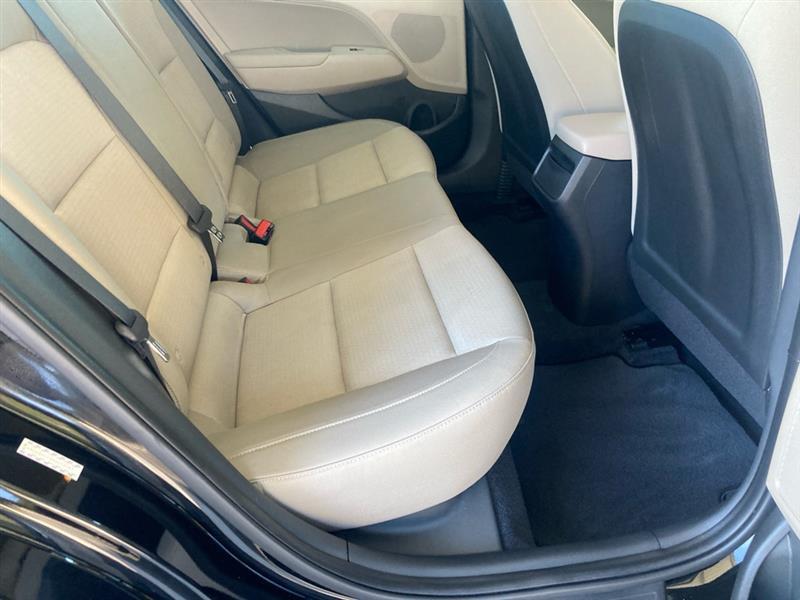 Hyundai Elantra  2017