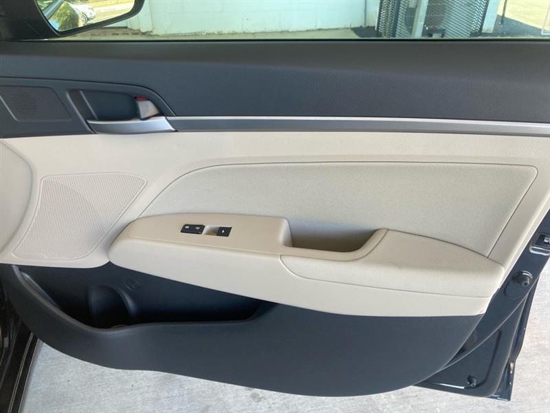 Hyundai Elantra  2017