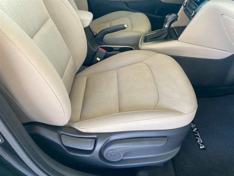 Hyundai Elantra  2017