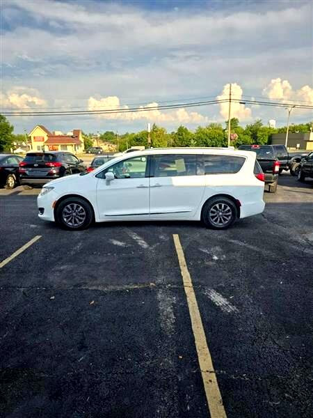 Chrysler Pacifica Touring-L Plus 2020 Chrysler Pacifica Touring-L Plus 2020