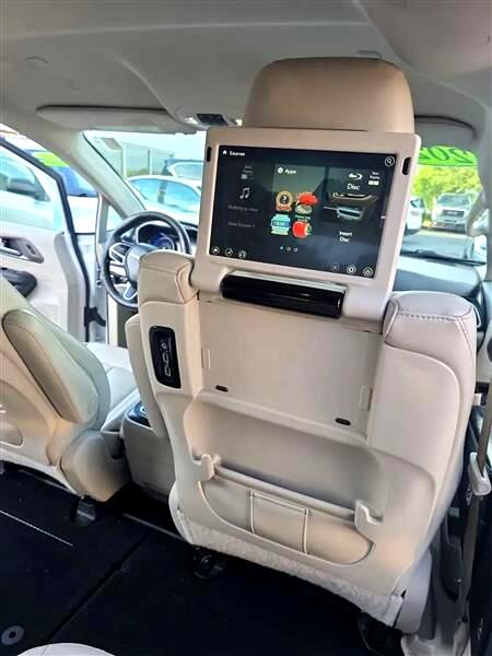 Chrysler Pacifica Touring-L Plus 2020 Chrysler Pacifica Touring-L Plus 2020