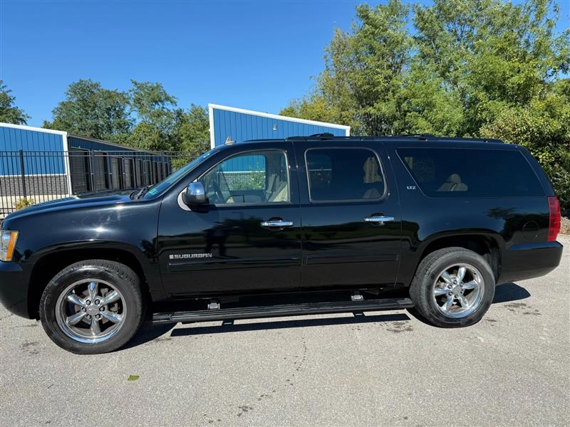 Chevrolet Suburban LTZ 1500 4WD 2007 Chevrolet Suburban LTZ 1500 4WD 2007